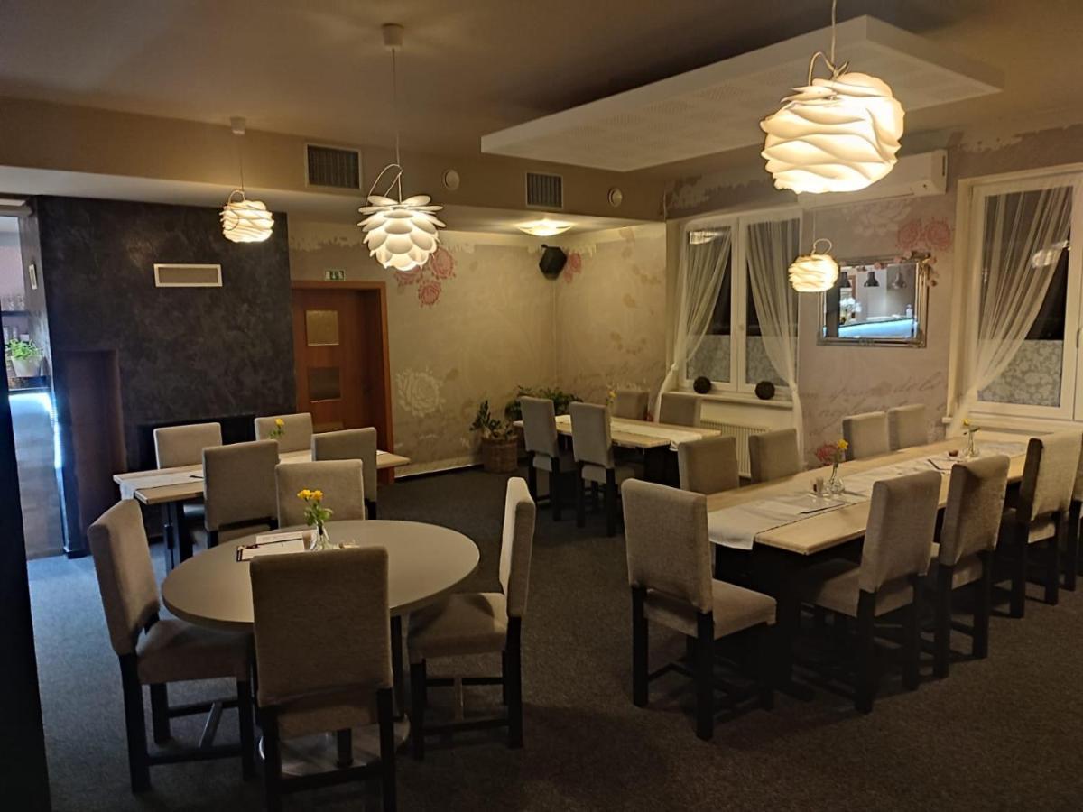 Restaurace A Penzion U Lesa Hotel Havířov Екстериор снимка